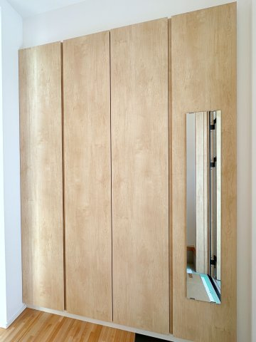 安佐南区上安1丁目No.Bの収納|姿見付きシューズボックス☆
大容量のシューズボックスの為、靴もたくさん収納が可能です♪