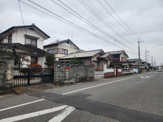 高崎市中居町3丁目売地の前面道路含む現地写真