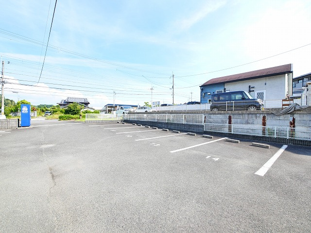 レオパレス古都の駐車場|駐車場です