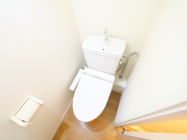 レオパレス古都のトイレ|清潔感のあるトイレです