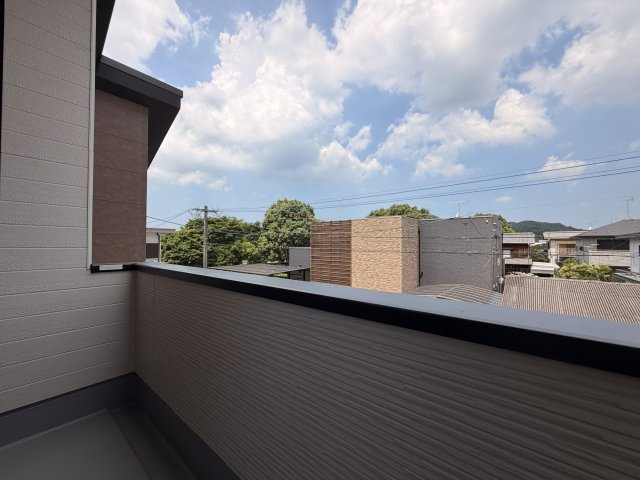 糟屋郡久山町猪野４期　2号棟のバルコニー