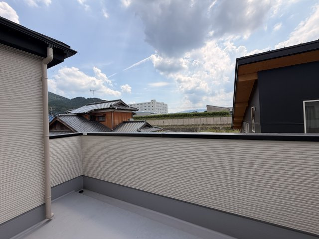 糟屋郡久山町猪野４期　2号棟のバルコニー