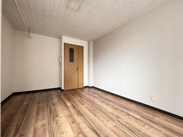 EST長居西の洋室