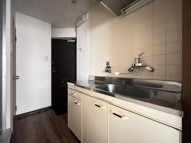 EST長居西のキッチン