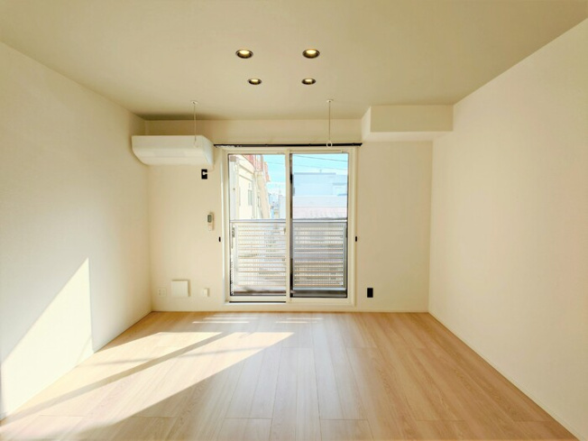 【居間・リビング】 | Auspicious　House