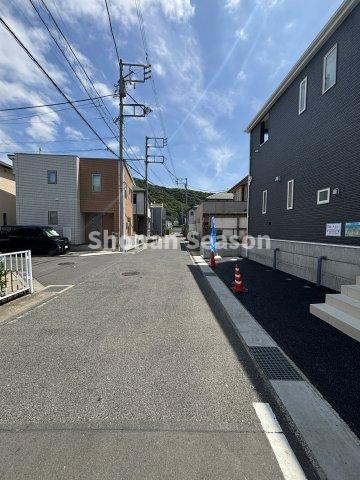 【現地画像あり】平塚市山下第１５　全４棟　1号棟の前面道路含む現地写真|全4棟あり、地域のコミュニティを新たに築きやすいです◎