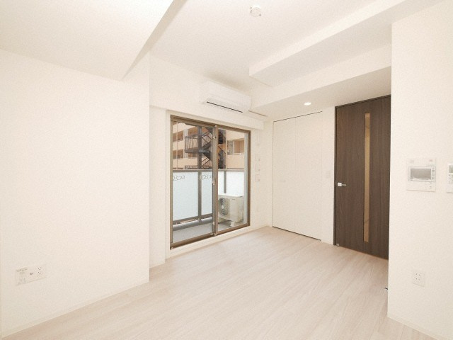 Dimus新大阪の居間・リビング