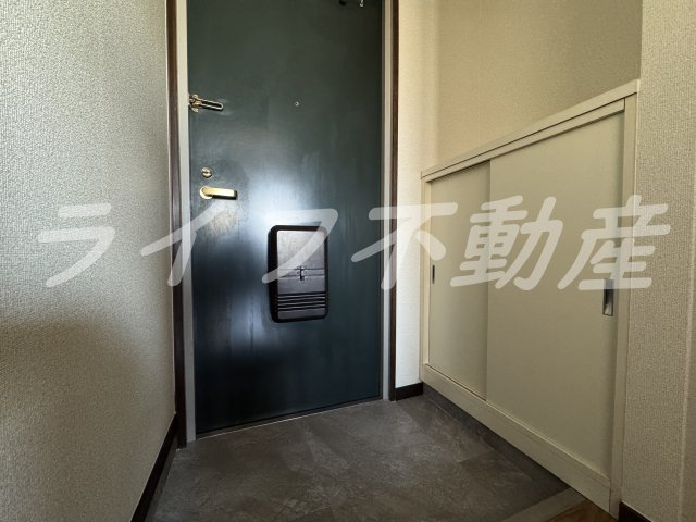 ツカサロイヤルハイツ瓢箪山の玄関|落ち着いた玄関です