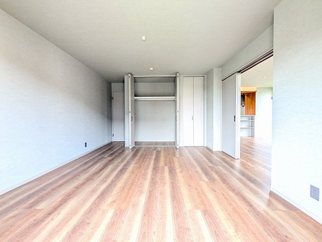 八王子市　めじろ台　中古戸建ての収納|～収納力の高いクローゼット完備～