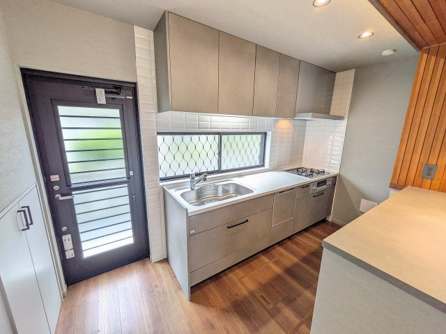 八王子市　めじろ台　中古戸建てのキッチン|～新規交換済、使い勝手の良いシステムキッチン～