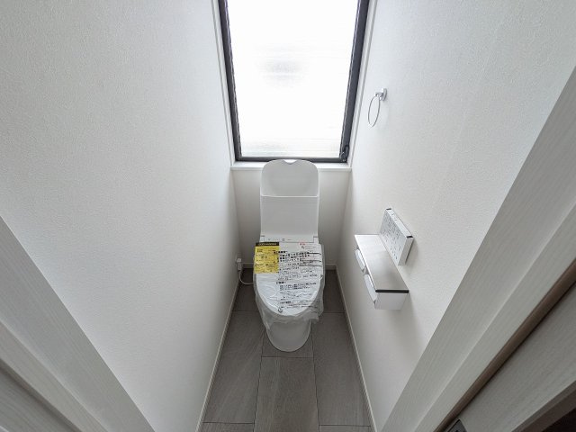 八王子市　めじろ台　中古戸建てのトイレ|～暖房温水洗浄機能付きトイレ　冬場は特に嬉しい機能ですね～
