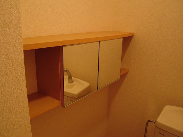 ハイムエスポワール・Ｆのトイレ|トイレ戸棚