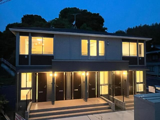 ファミール大野の外観|外観写真（夜）