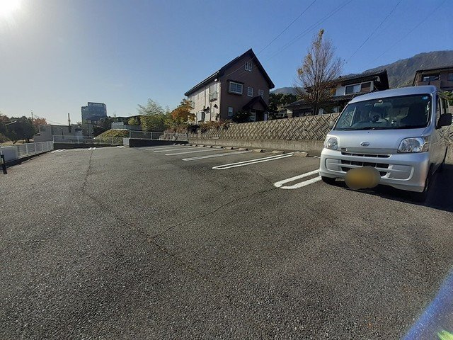 オリゾンテ宮浜Ⅱの駐車場|駐車場に車を止められます