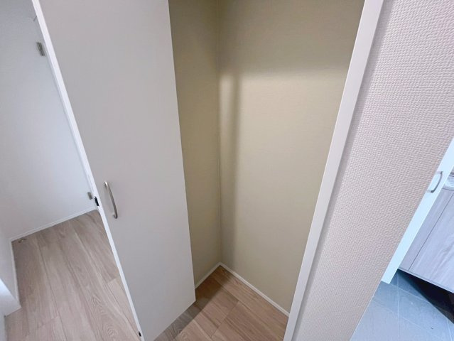 ハートフルタウン読谷村上地　B号棟の収納|廊下収納