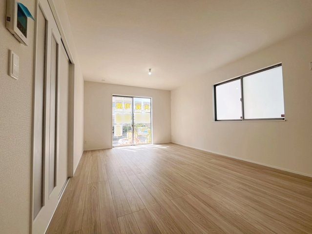 ハートフルタウン読谷村上地　B号棟の居間・リビング|LDK18帖