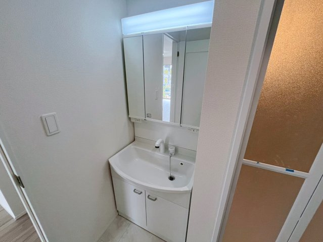 ハートフルタウン読谷村上地　B号棟の独立洗面台