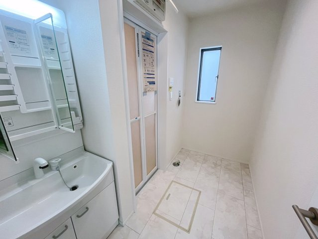 ハートフルタウン読谷村上地　B号棟の玄関