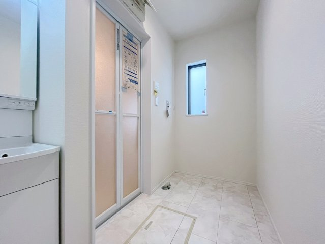 ハートフルタウン読谷村上地　B号棟の玄関