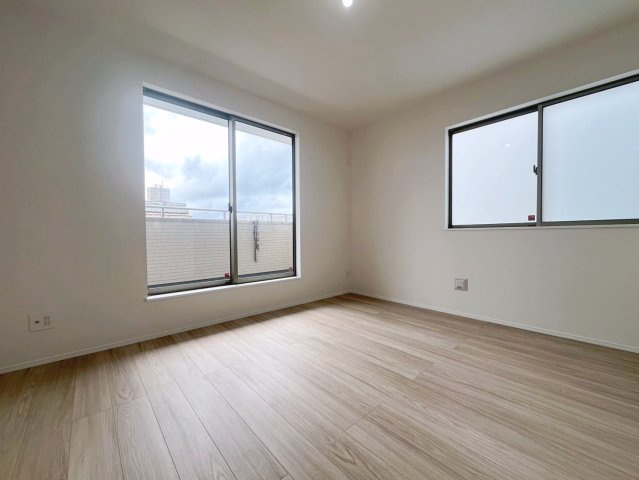 ハートフルタウン読谷村上地　B号棟の洋室|7帖