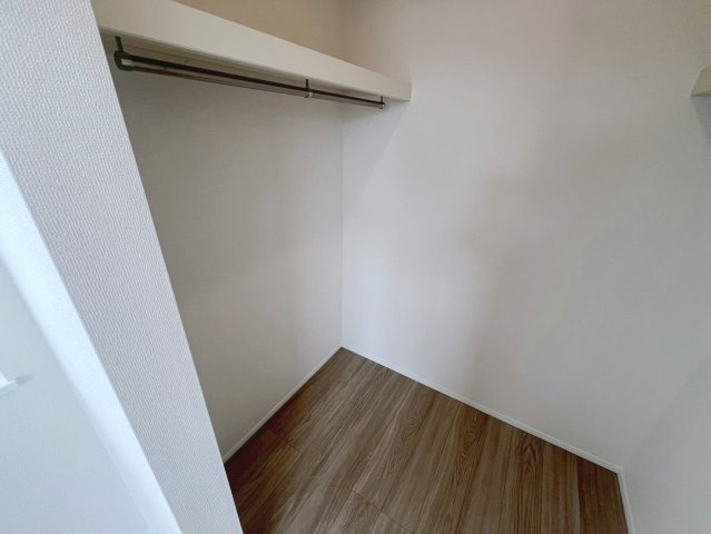 ハートフルタウン読谷村上地　B号棟の収納|ウォークインクローゼット