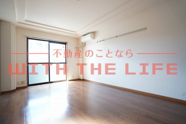 グランドールヒルズ【10.000円キャッシュバック対象物件】の居間・リビング|おしゃれなリビングです