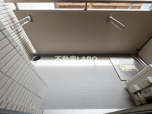 ウィルテラスなんば南のバルコニー