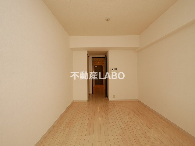 ウィルテラスなんば南の洋室