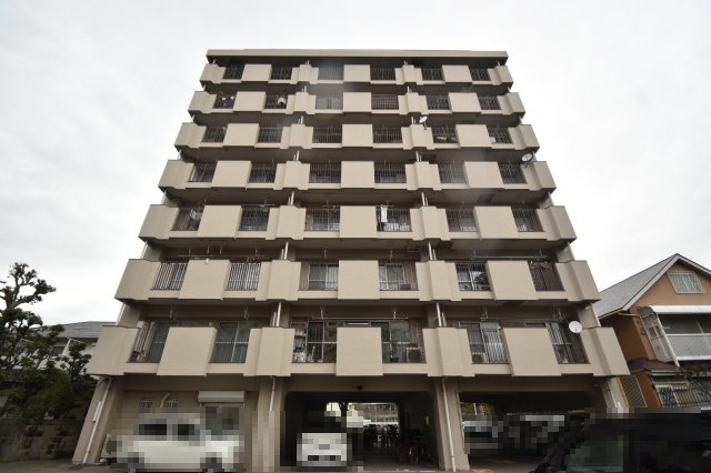 鳥飼リバーハイツの外観