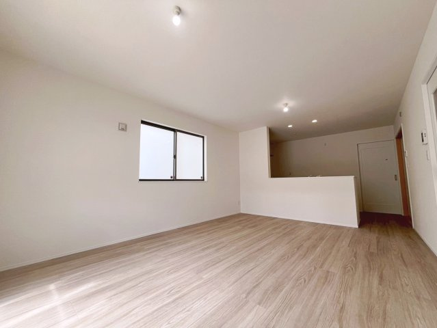 ハートフルタウン読谷村上地　C号棟の居間・リビング|LDK16帖