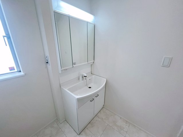 ハートフルタウン読谷村上地　C号棟の独立洗面台