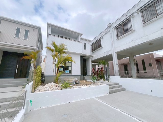 ハートフルタウン読谷村上地　C号棟の外観|駐車並列2台可能