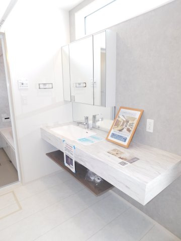 名古屋市港区大西２丁目の新築一戸建の独立洗面台|◇洗面室◇　　洗練されたデザインのオープンサニタリー♪