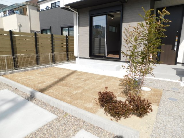 名古屋市港区大西２丁目の新築一戸建の庭|◇南庭◇　　天然芝の庭付き♪