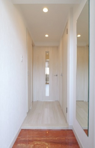 大阪市中央区松屋町住吉の賃貸マンションの玄関