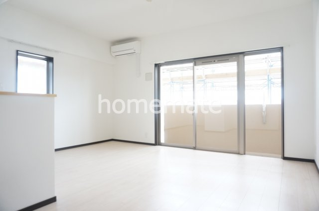 熊本市南区田井島２丁目の賃貸マンションの居間・リビング