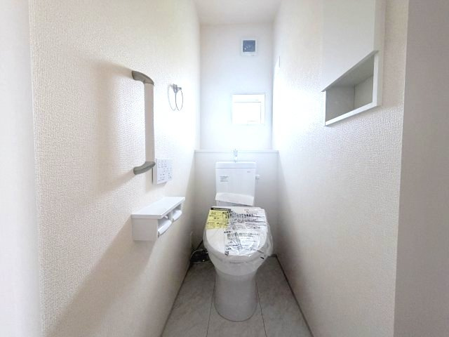 ブルーミングガーデン前橋市駒形町　3号棟のトイレ|2階にもトイレ付♪シンプルで使いやすいトイレです。