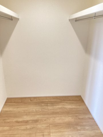 ブルーミングガーデン前橋市駒形町　3号棟の収納|2階洋室1収納ウォークインクローゼットです♪