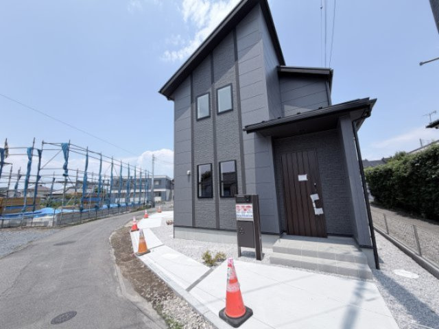 ブルーミングガーデン前橋市駒形町　3号棟の外観|東面からの外観です。
角地で陽当たりも良好です☆気持ち良い毎日が送れますよ！