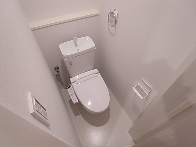 神戸市須磨区須磨浦通５丁目のアパートのトイレ|ウォッシュレット付トイレ