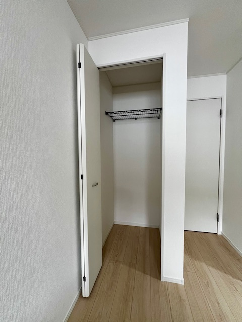 久留米市東合川新町第2-2号棟の収納|洋室2F②　収納スペース完備