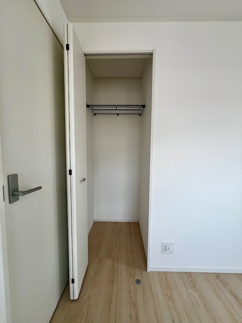 久留米市東合川新町第2-2号棟の収納|洋室2F③　収納スペース完備