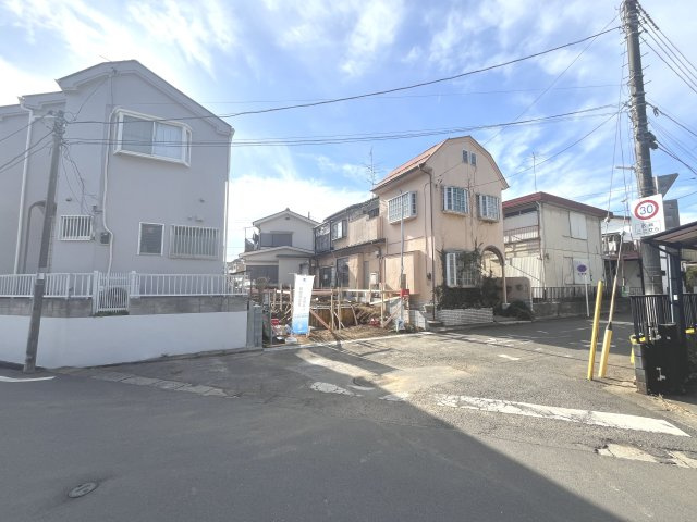 狭山市水野 戸建ての前面道路含む現地写真
