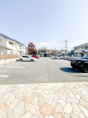 モンテベール南風の駐車場|駐車スペースもあります☆