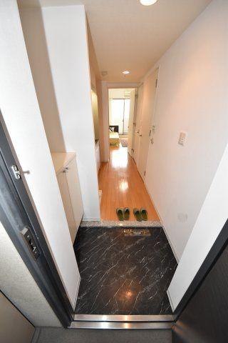 ルクレ阿波座レジデンスの玄関