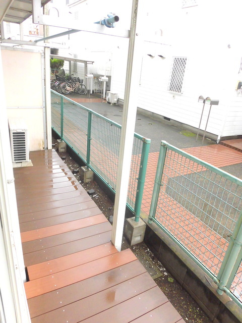 ホワイトヒルズのバルコニー|★ウッドテラス★