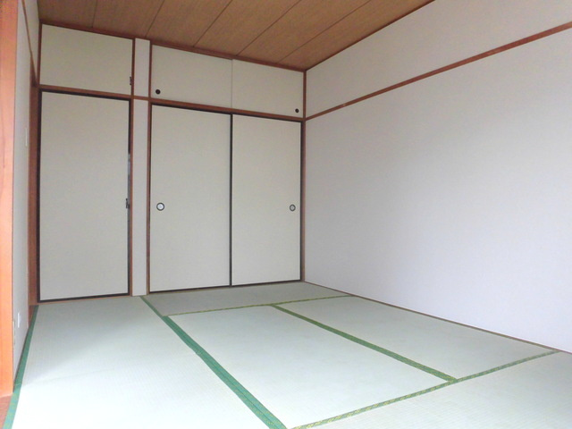 ホワイトヒルズの和室|★6帖の和室★