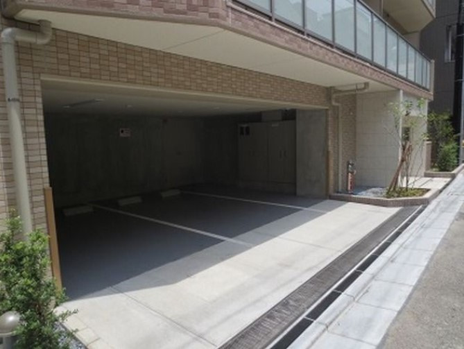 アクサス深川住吉の駐車場