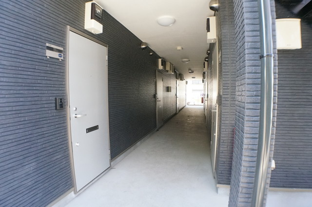 プラート柏のエントランス