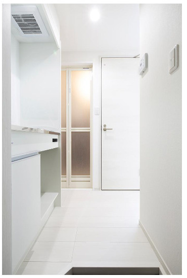 足立区千住大川町のアパートの玄関